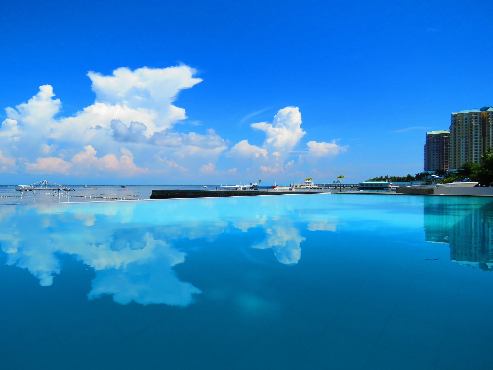 Отель Aozora Seaside Mactan Мактан Экстерьер фото